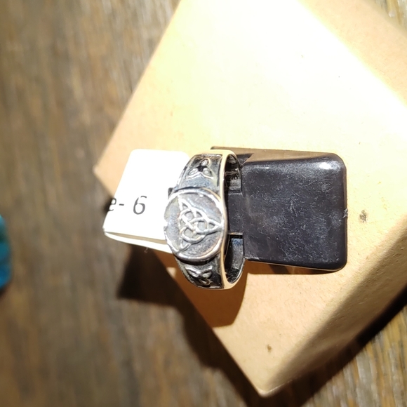 Celtic trinity ring - Picture 1 of 10